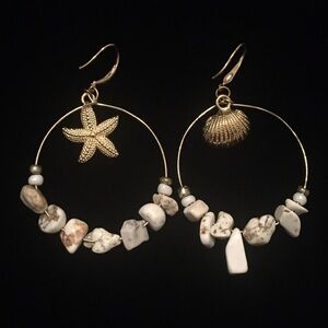 Vintage Beach Faux White Turquoise Beaded Seashell Hoop Fashion Jewelry Earrings